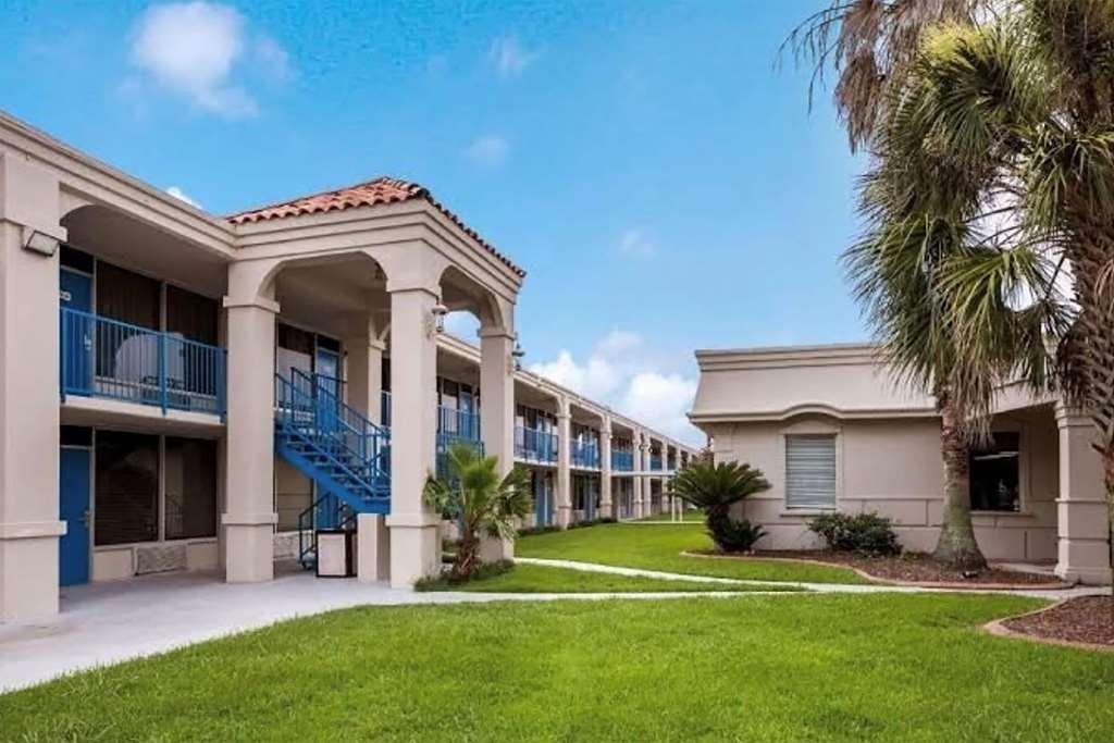 Travelodge By Wyndham Baton Rouge East ภายนอก รูปภาพ